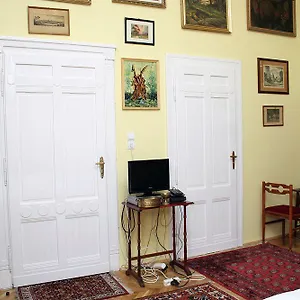 Central Apartment In Budapest Hostel