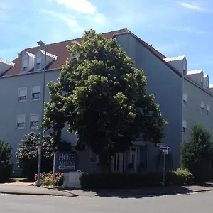 Hotel Am Bergl ***