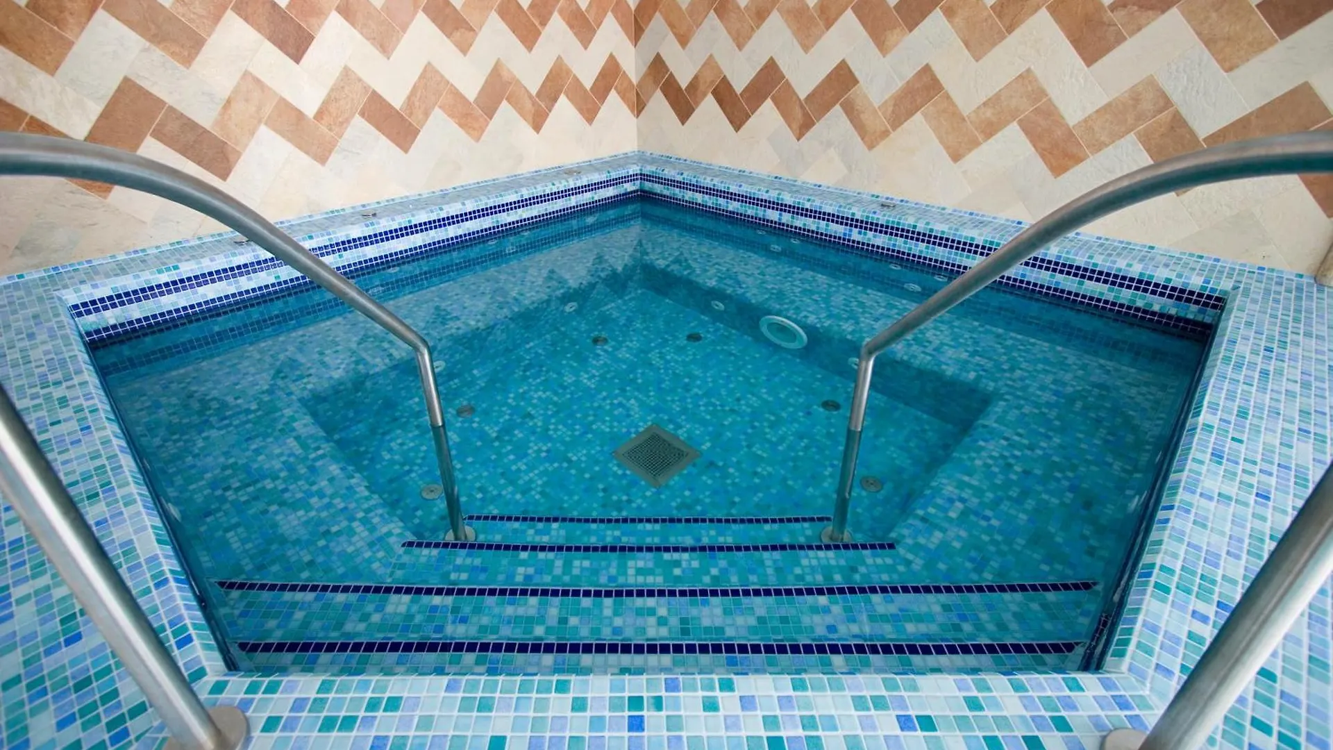 Rubin Wellness & Conference Hotel Будапешт